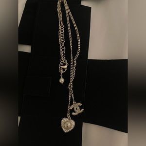 chanel pearl heart necklace